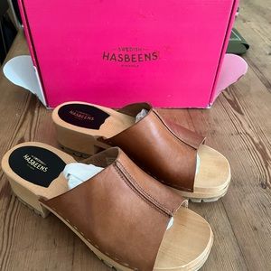 Hasbeens clogs  size 40  worn once  in box